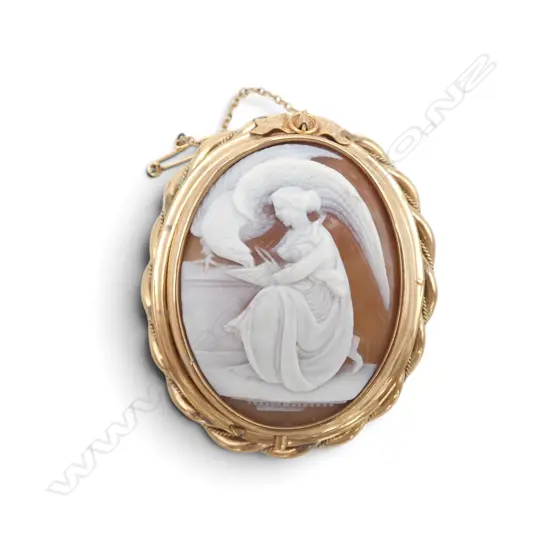 VICTORIAN GOLD PLATE FRAMED LARGE CAMEO MOURNING BROOCH