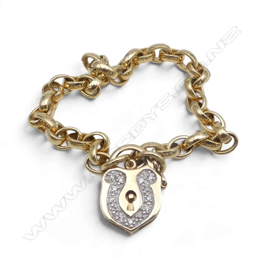 9ct CHAIN LINK BRACELT w DIAMOND PAVE DETAILED LOCK, 16.89gm Image 1++