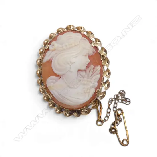 9CT CAMEO BROOCH 35x30mm 8.3gms