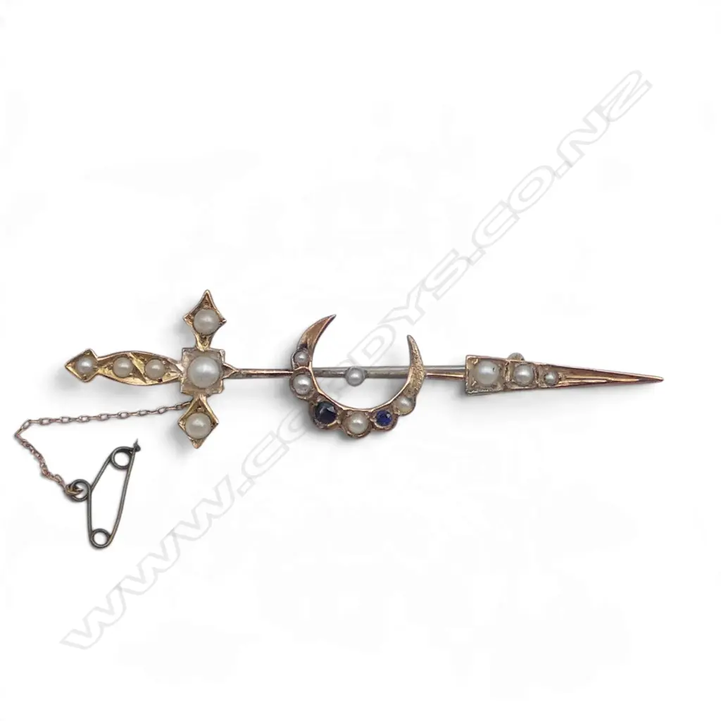 9CT BLUE STONE & SEED PEARL SWORD BAR BROOCH L.70mm 3.8gms Image 1++