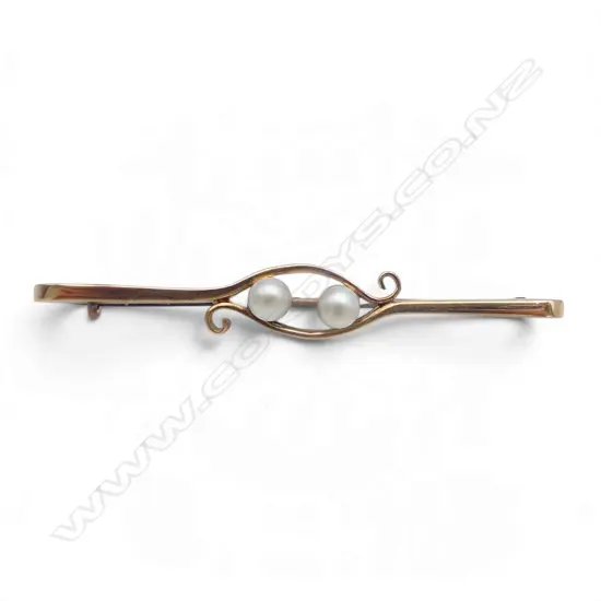 15CT SEED PEARL BAR BROOCH W.55mm 4.3gms