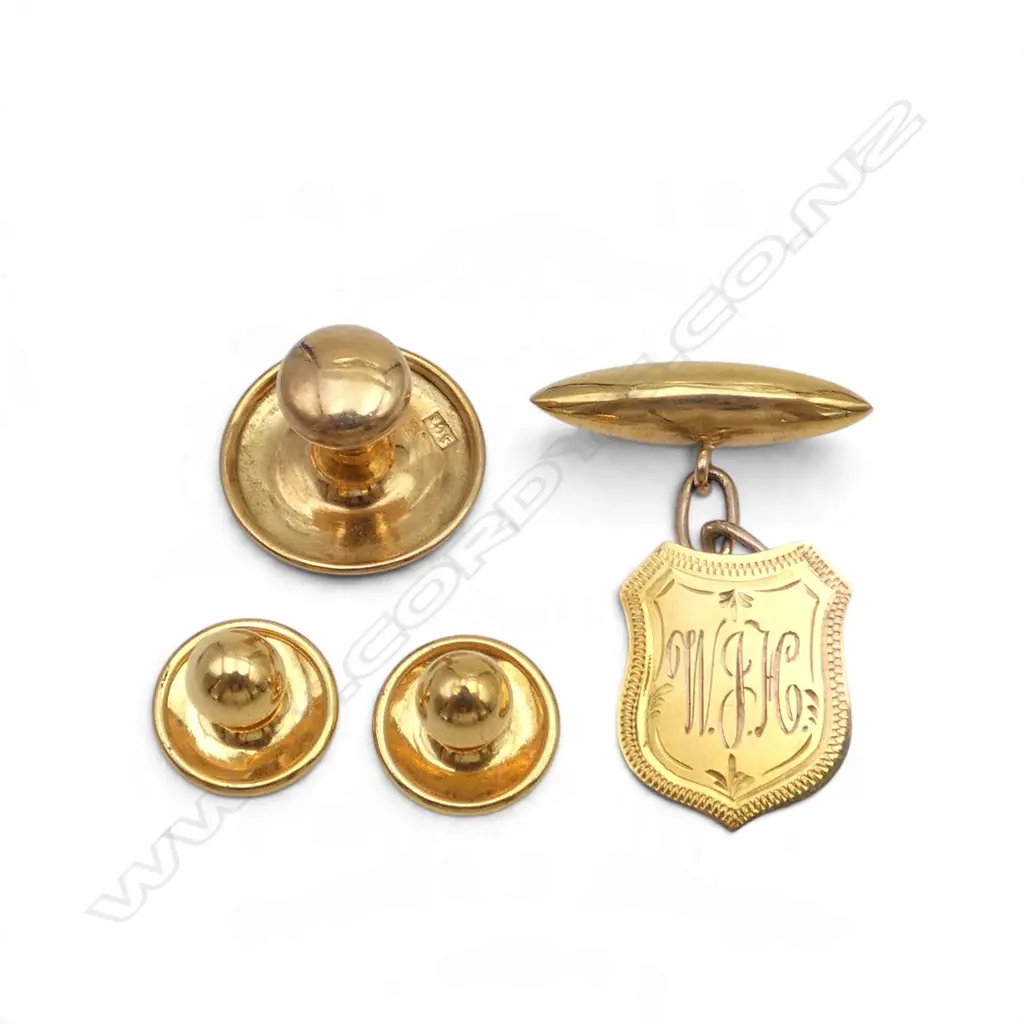3 9CT STUDS + A CUFFLINK 3.7gms Image 1++