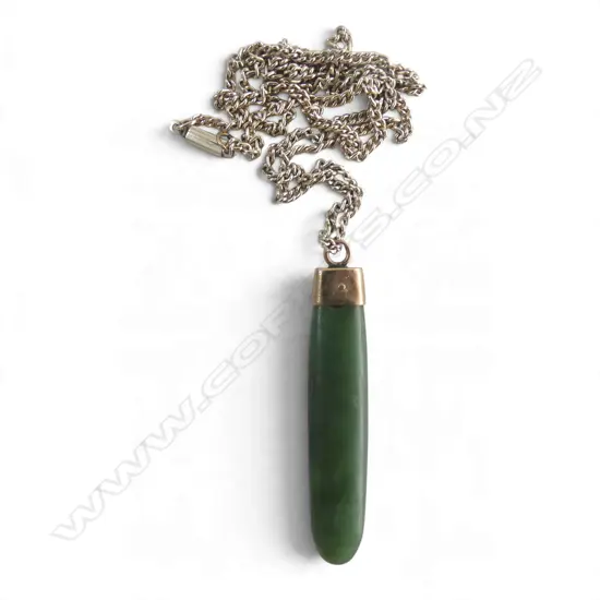 KAHURANGI POUNAMU PENDANT w. 9ct mount 