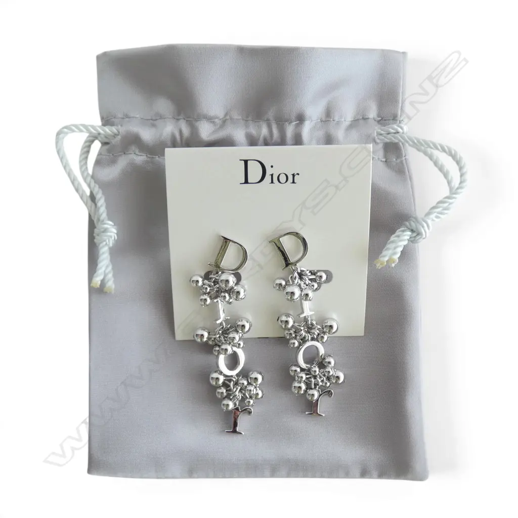 CHRISTIAN DIOR 'SILVER LOOK' FASHION EARRINGS, screw backs, unused Image 1++