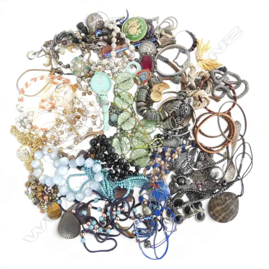 ASST COSTUME JEWELLERY