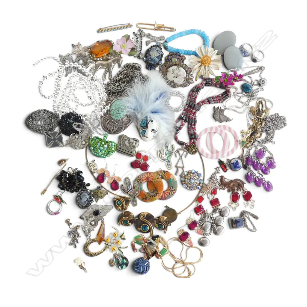 ASST. COSTUME JEWELLERY Image 1++