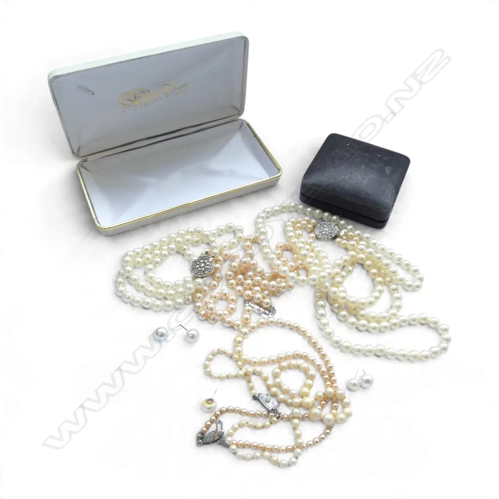 ASST. FAUX PEARLS  Image 1++