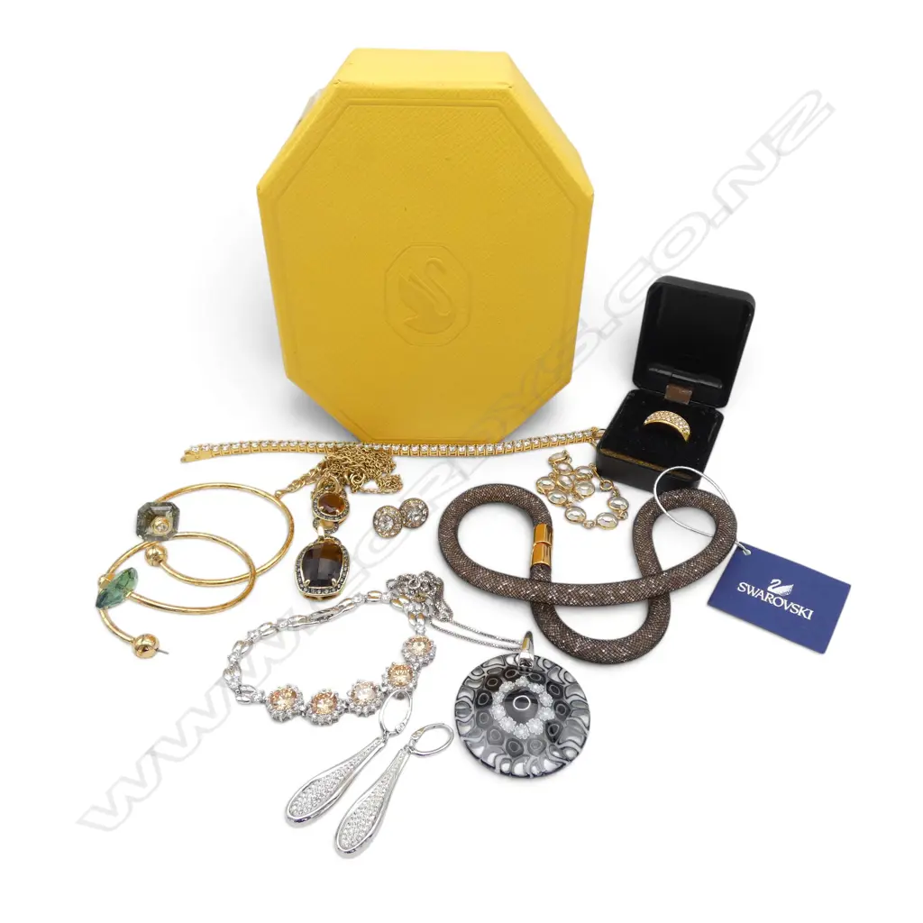 ASST. JEWELLERY, SOME SWAROVSKI ETC Image 1++