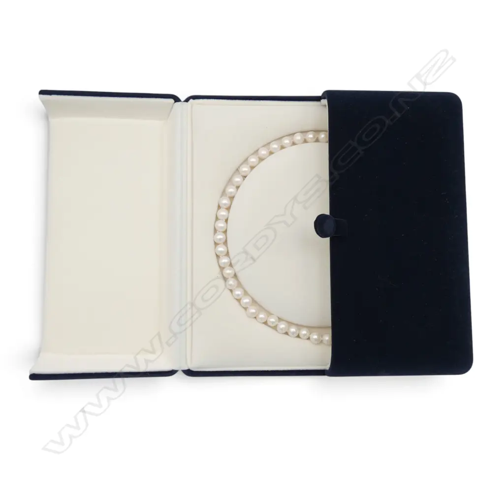 PEARL NECKLACE w. 925 SILVER CLASP L.440mm, with box Image 1++