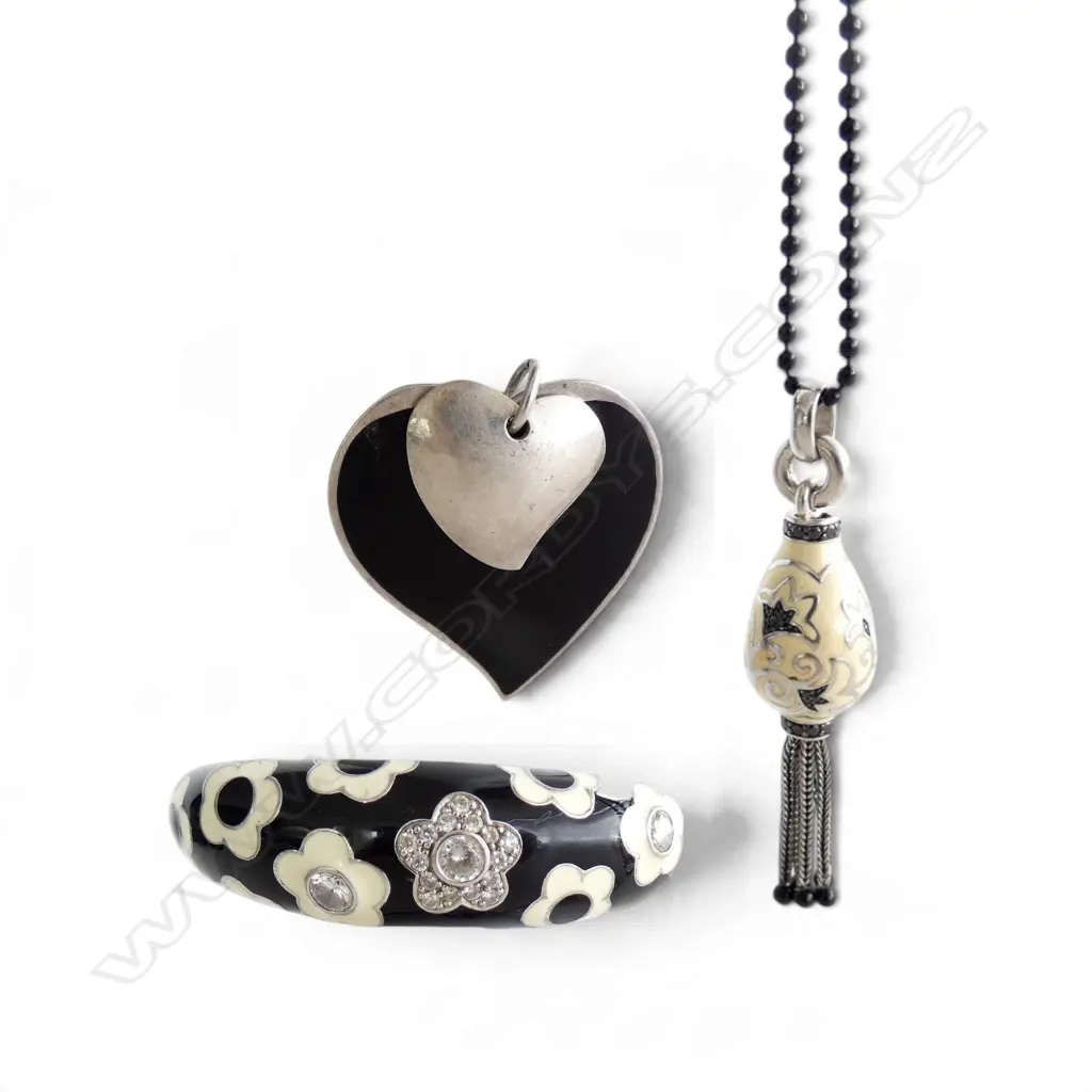 3 PCES STG SILVER & ENAMEL JEWELLERY Image 1++