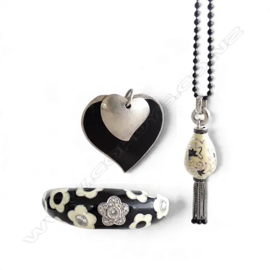 3 PCES STG SILVER & ENAMEL JEWELLERY