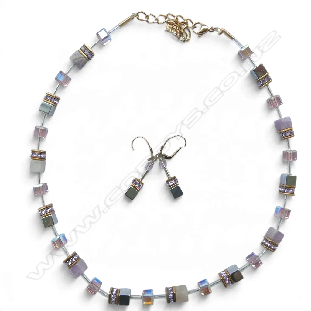 COEUR de LION GEO CUBE NECKLACE & EARRINGS, BOXED Image 1++