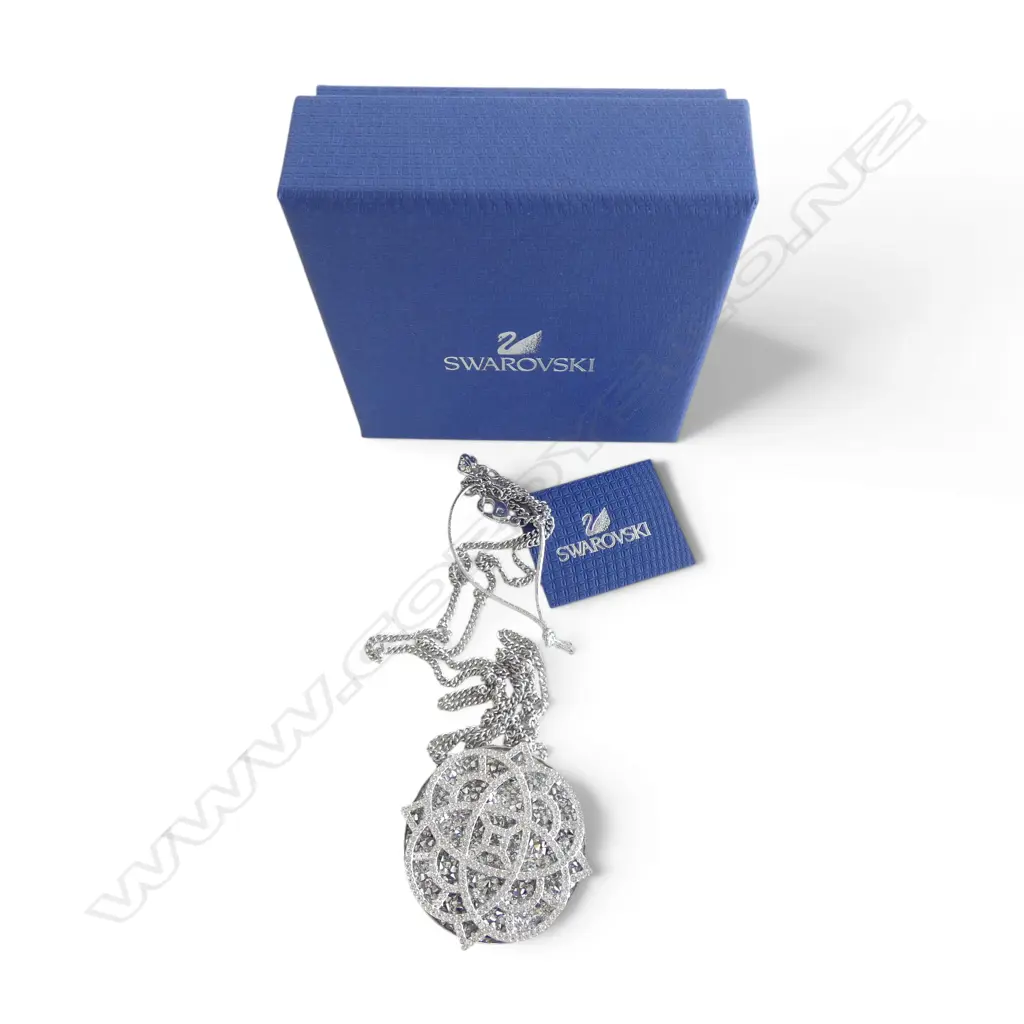 SWAROVSKI RODIUM PLATED CRYSTAL FILIGREE PENDANT on LONG CHAIN, NEW in BOX Image 1++
