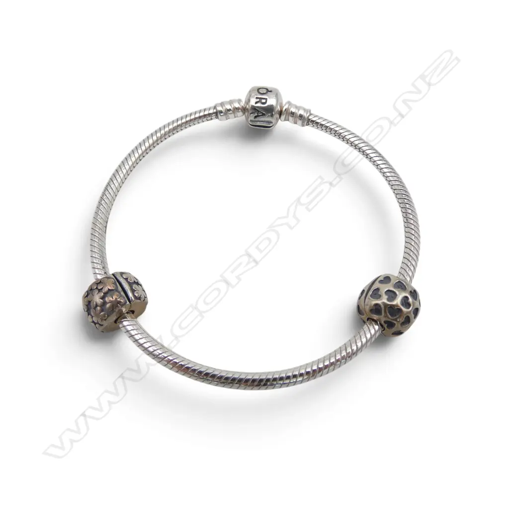 PANDORA SILVER BANGLE w 2 CHARMS, L.190cm Image 1++