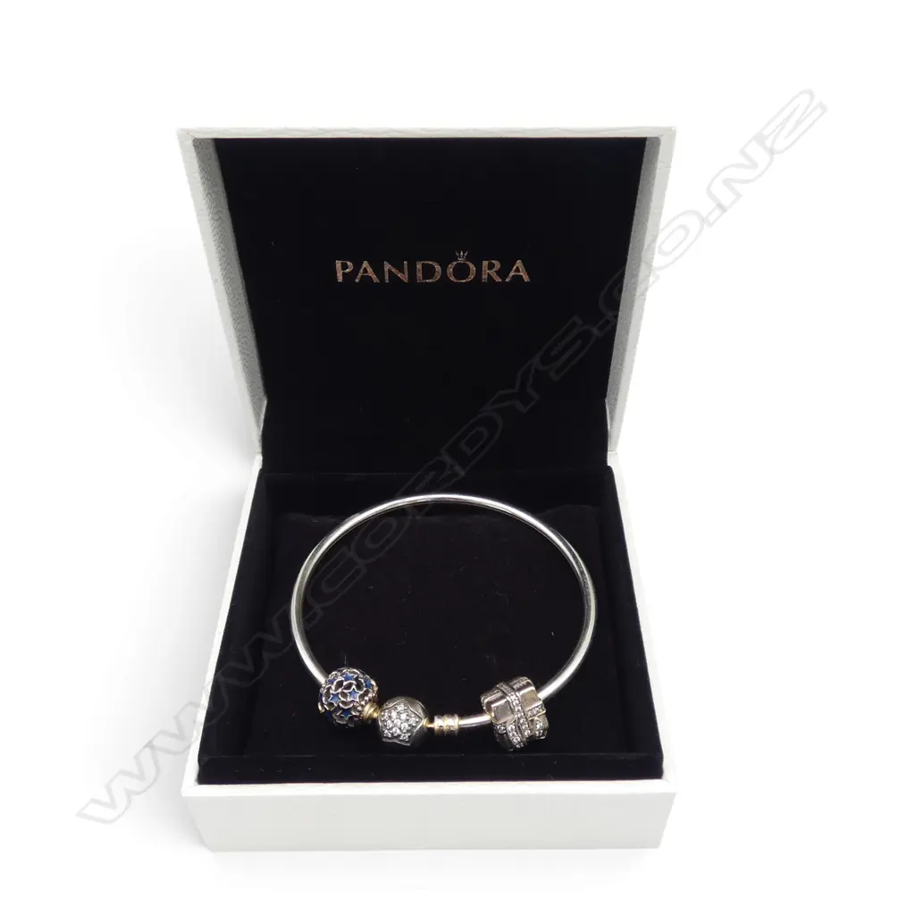 PANDORA SILVER BANGLE w 2 CHARMS, SIZE M Image 1++