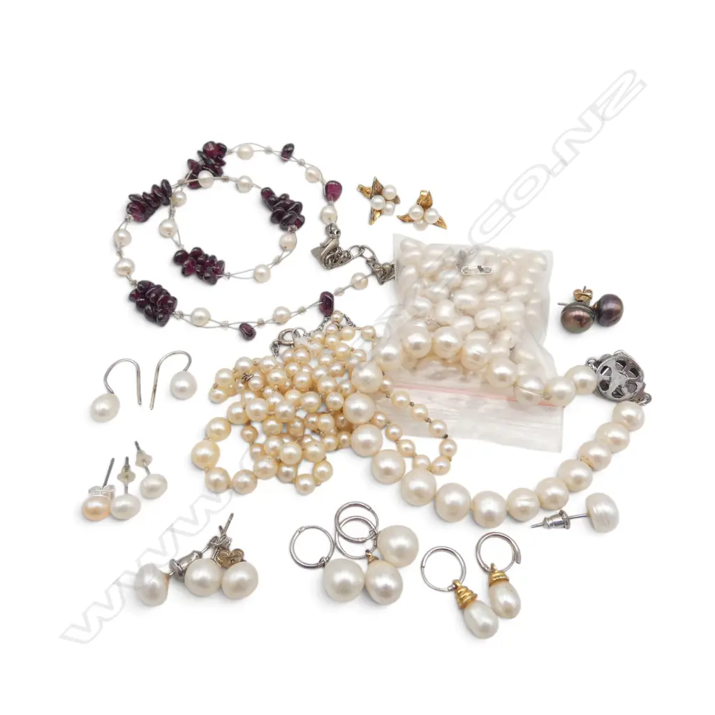 ASST. PEARL NECKLACES, EARRINGS, etc Image 1++