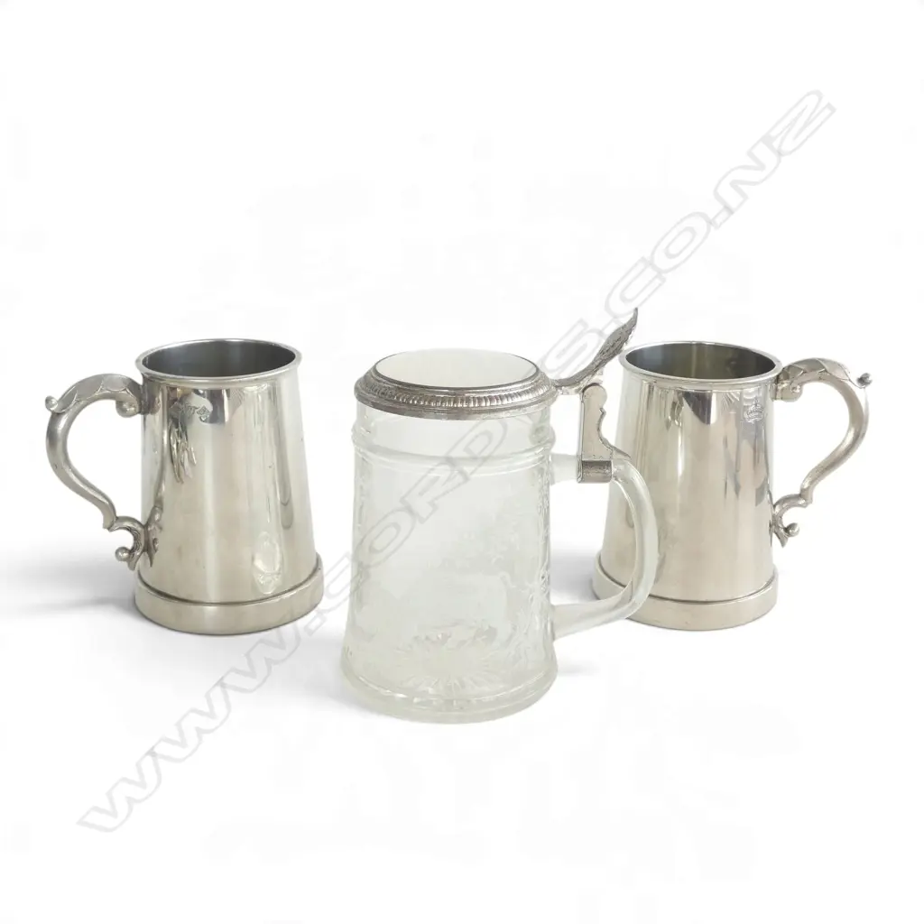 THREE TANKARDS INCL. TOWER OF LONDON SOUVENIRS Image 1++