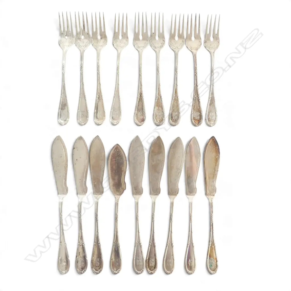 18 .800 GERMAN SILVER FISH KNIVES & FORKS 824gms Image 1++