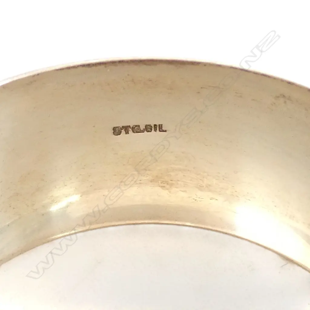 4 STG SILVER NAPKIN RINGS, NO INITIALS, SILVER STAMPS, 97gms Image 1++
