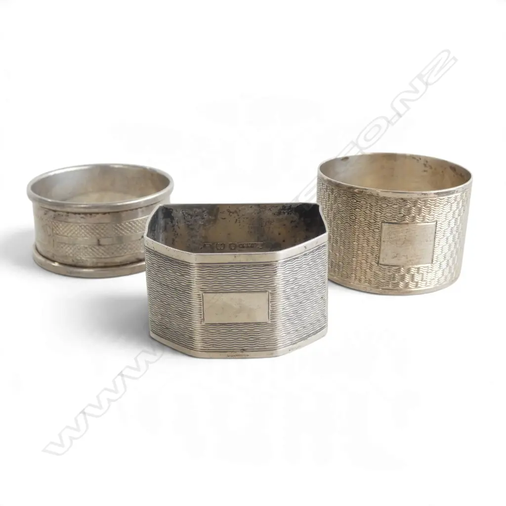 3 STG SILVER NAPKIN RINGS, ENGINE TURNED DECORATION, NO INITIALS, ENGLISH HALLMARKS, 66gms Image 1++