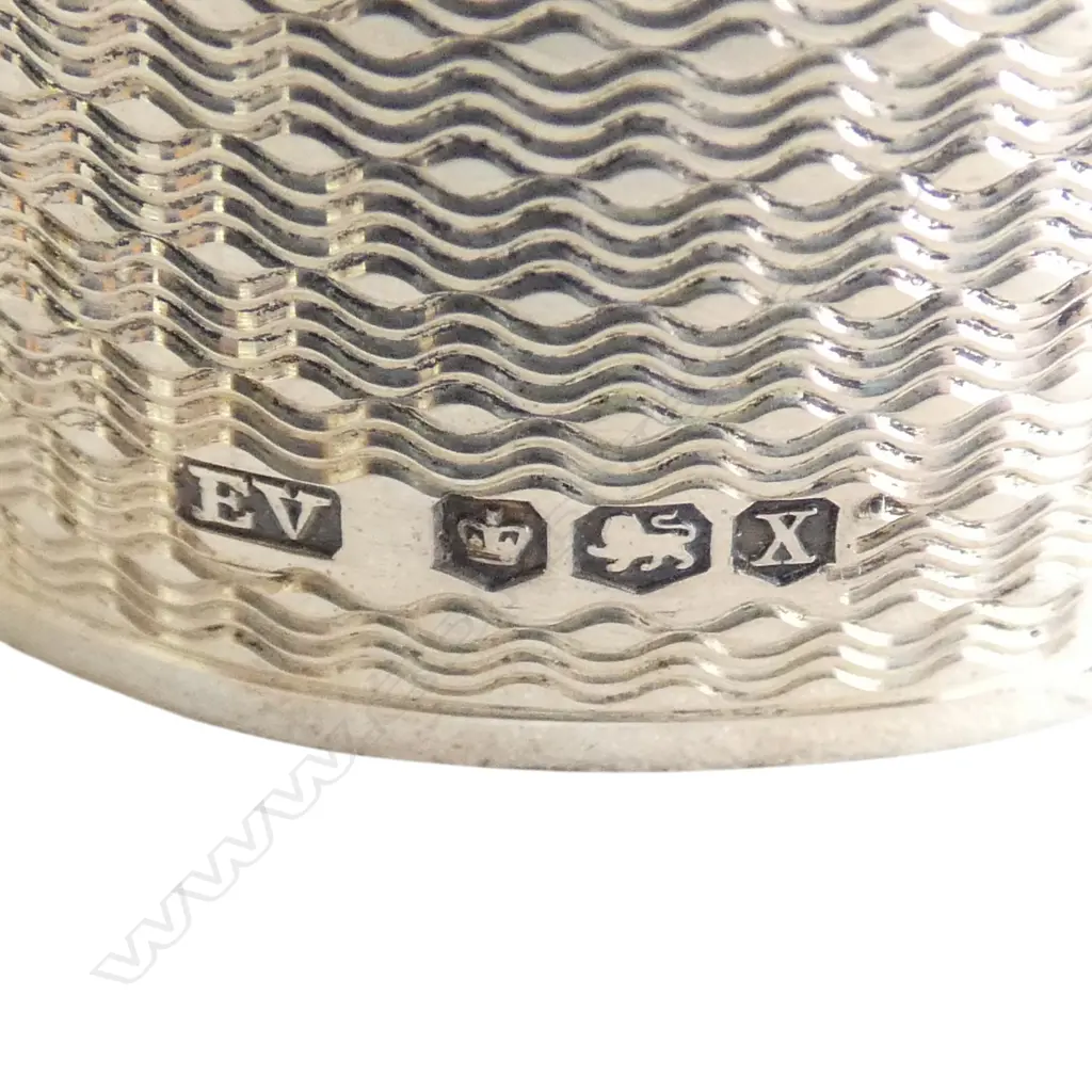 3 STG SILVER NAPKIN RINGS, ENGINE TURNED DECORATION, NO INITIALS, ENGLISH HALLMARKS, 66gms Image 1++