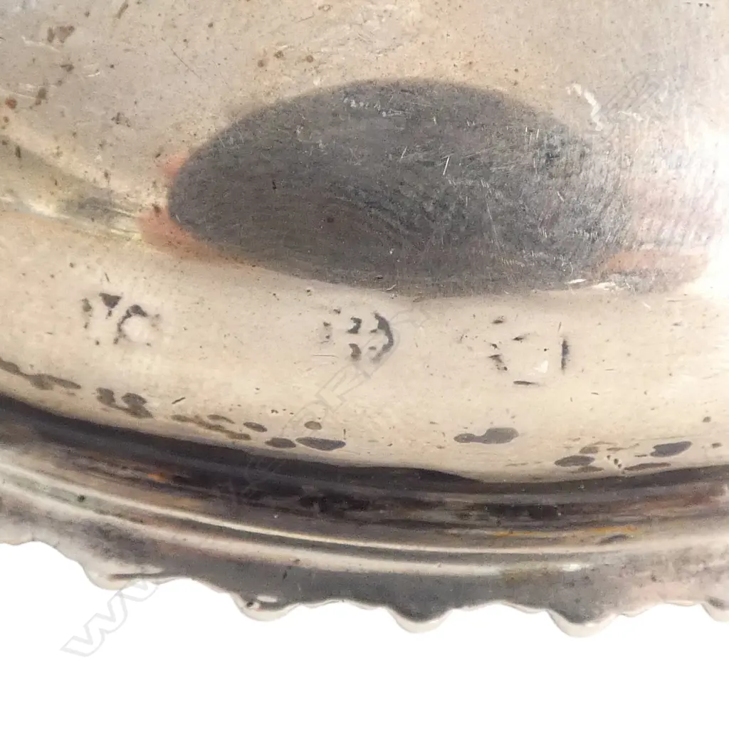 STG SILVER WINE FUNNEL SPOUT A/F RUBBED HALLMARKS & COMPACT/PILL BOX (MIRROR & CLASP A/F), 65gms, H.90mm Image 1++