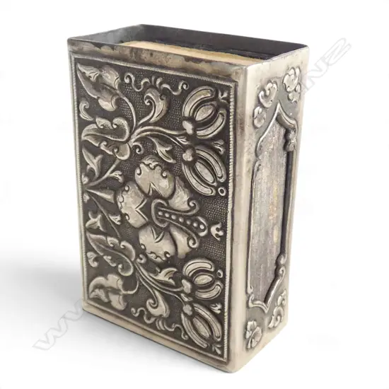 800 SILVER EASTERN EMBOSSED MATCH BOX HOLDER. Silver weight 35gms