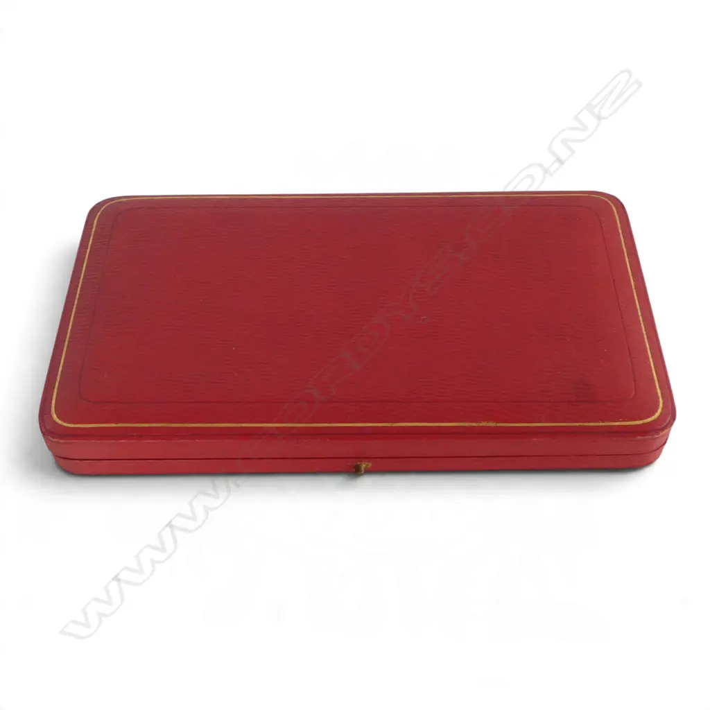 CASED STG SILVER BUTTER DISH SET, BIRMINGHAM 1935, JUBILEE MARK, 96gms excluding porcelain liners Image 1++