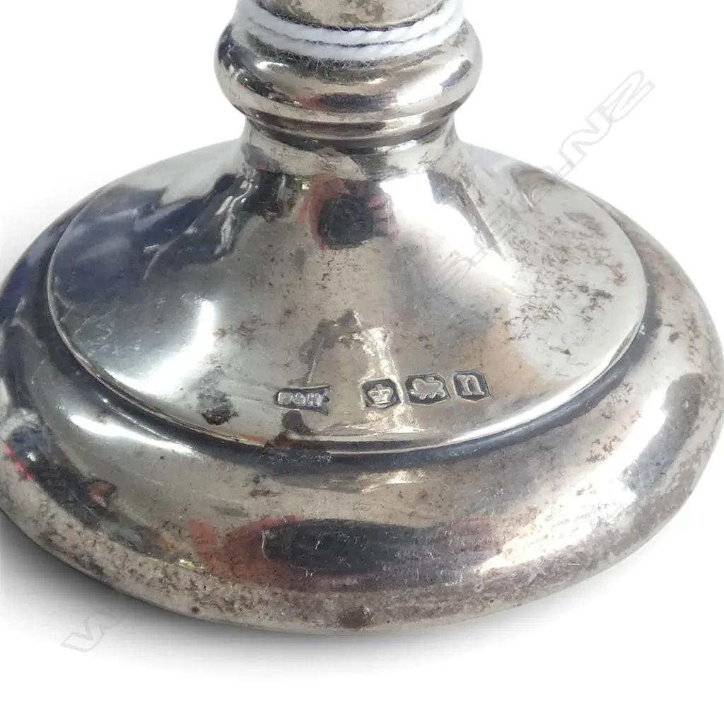 2 VINTAGE SILVER BUD VASES  golfing trophies. H.135mm. Oak bases. 183gms including oak Image 1++