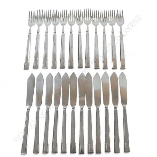 24PC WALKER & HALL ART DECO FISH SET SILVER PLATED – 12 KNIVES & 12 FORKS, L.205mm