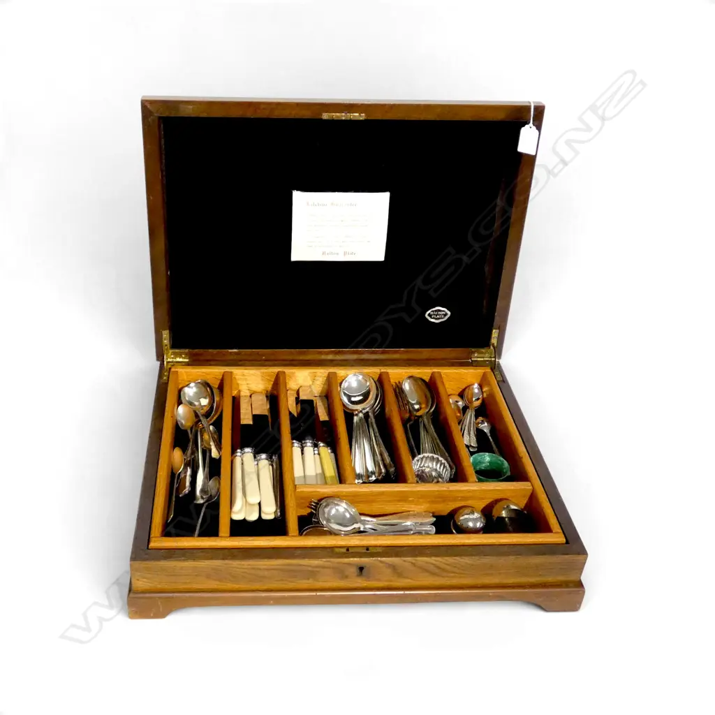 CANTEEN w. ASST. EP CUTLERY ETC Image 1++