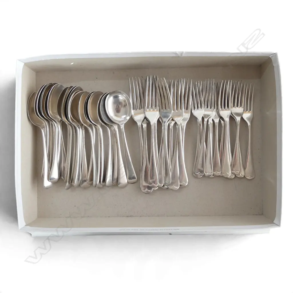 48PCS ‘OLD ENGLISH’ SILVER PLATED CUTLERY – 12 EACH DINNER & LUNCH FORKS, SOUP & DESSERT SPOONS Image 1++