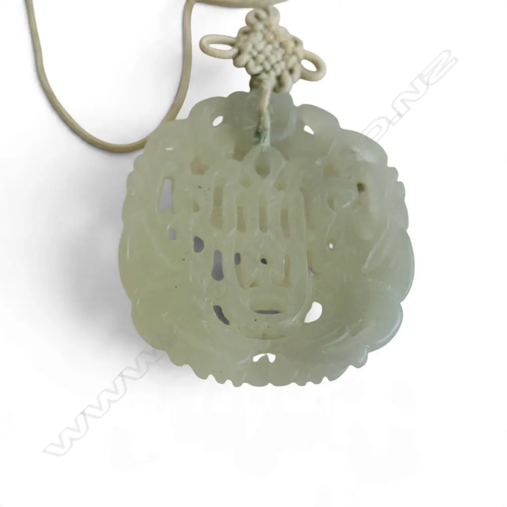 CARVED JADE PENDANT H.55mm Image 1++