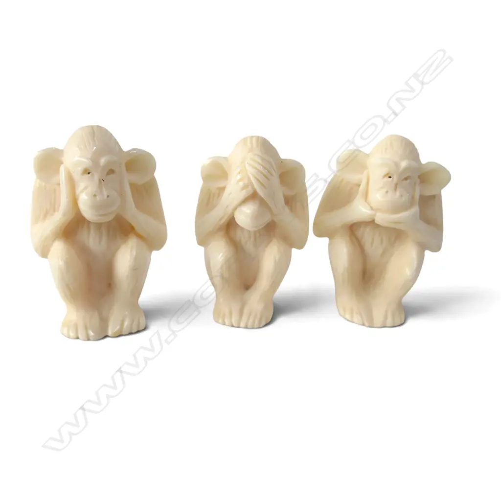 COLLECTION Of MOSTLY IVORY CARVINGS Incl. 3 CARVED MONKEYS, NECKLACE etc Image 1++