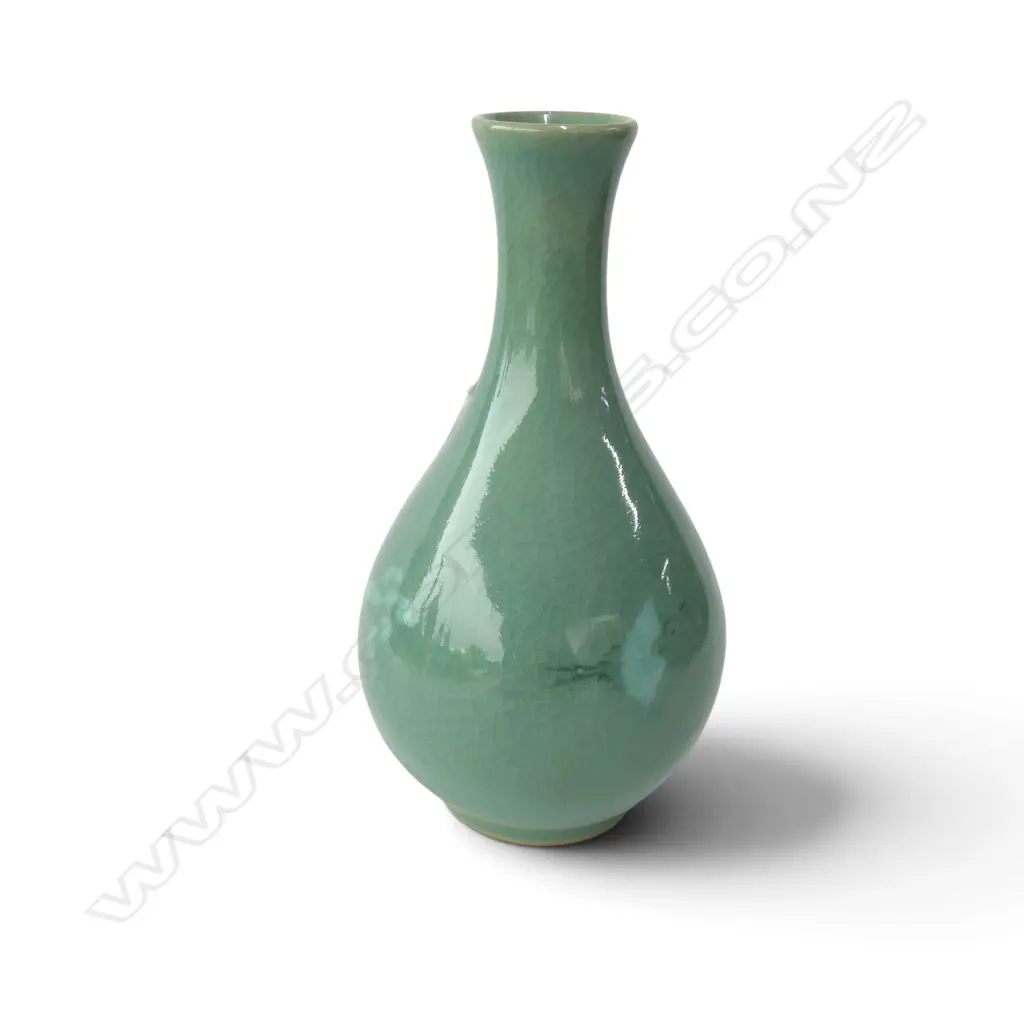 VINTAGE ORIENTAL CELADON VASE w fine crackle glaze, H.170mm Image 1++
