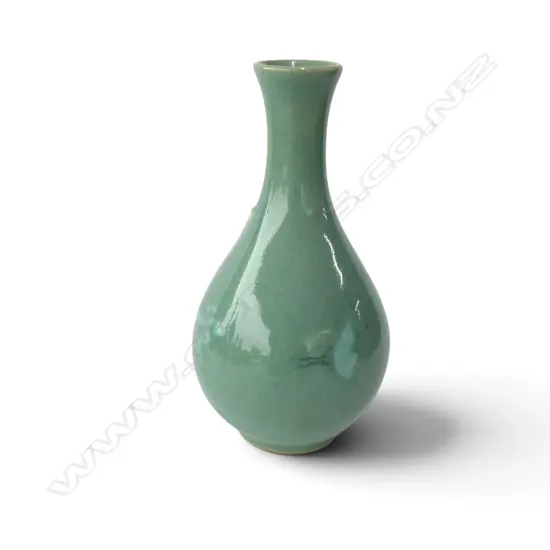 VINTAGE ORIENTAL CELADON VASE w fine crackle glaze, H.170mm