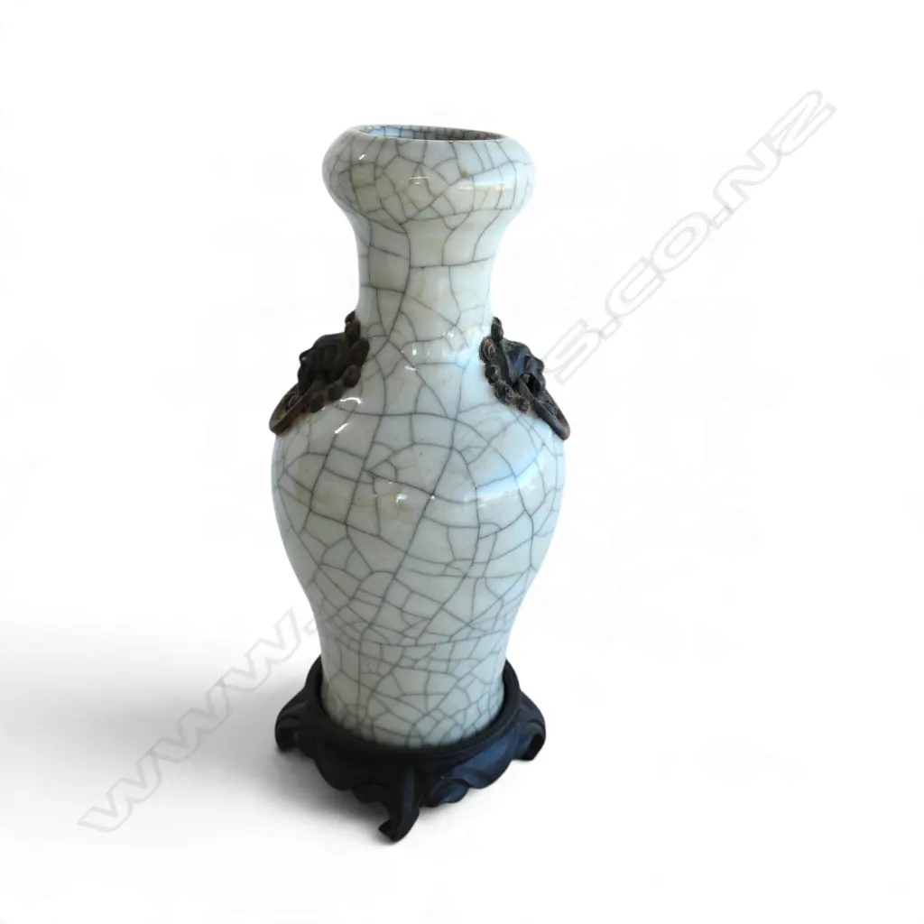ORIENTAL VASE on wooden stand H.250mm Image 1++