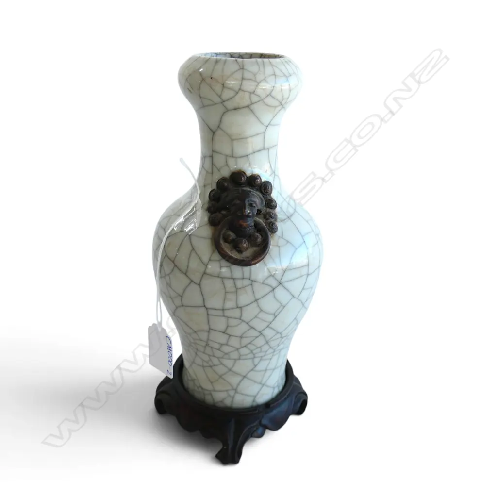 ORIENTAL VASE on wooden stand H.250mm Image 1++