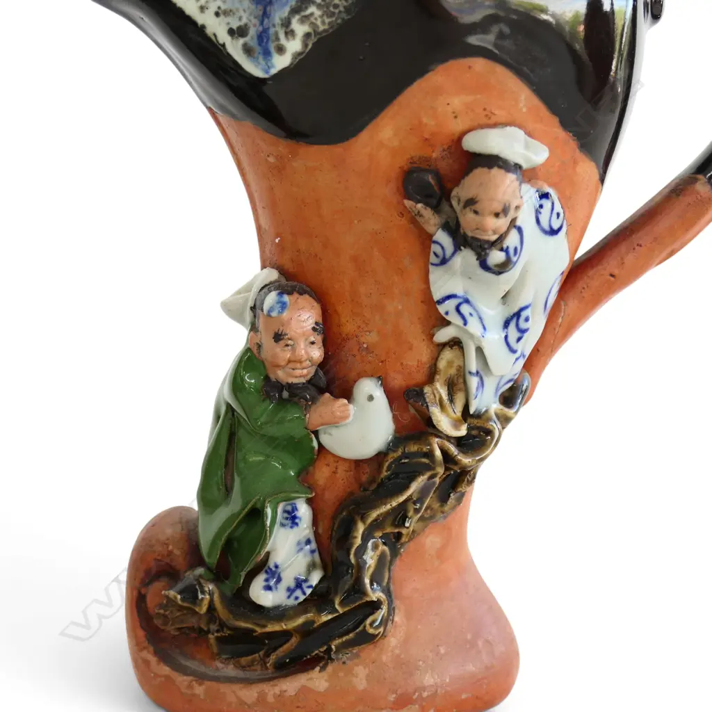 2 PCES JAPANESE SUMIDA GAWA POTTERY VASE figures in relief, jug w. repaired handle H.195mmmm Image 1++