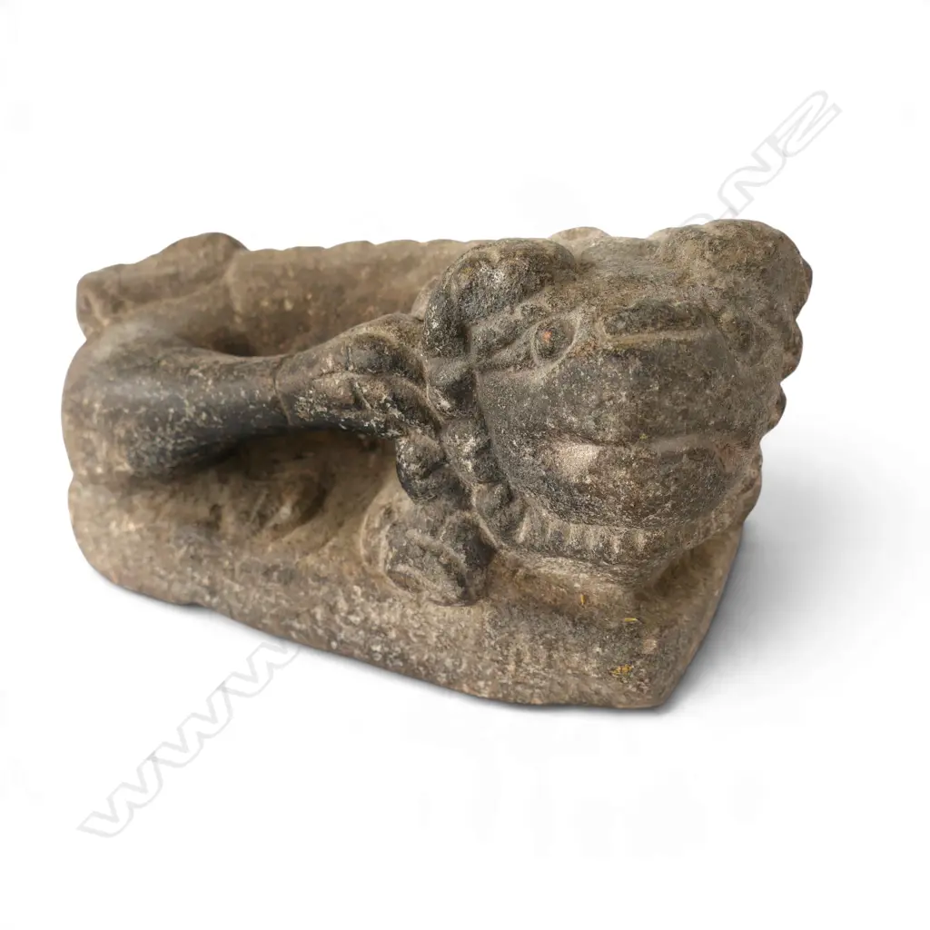 VERY OLD CHINESE CARVE STONE TEMPLE DOOR WEIGHT OF A RECLINING FOO GOD 3.8KG L.210mm Image 1++