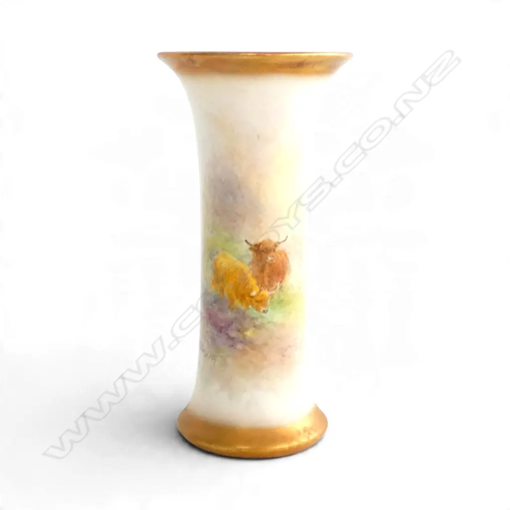 MINIATURE ROYAL WORCESTER HIGHLAND CATTLE VASE SIGNED HARRY STINTON H.115mm Image 1++