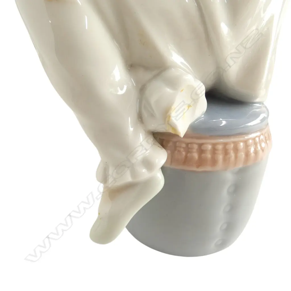 3 LLADRO FIGURINES one foot needs repair H.260mm Image 1++