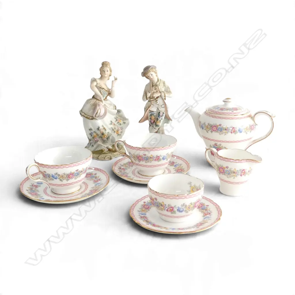 ASST. SHELLEY FLORAL TEA CHINA + 2 FIGURINES faults H.200mm Image 1++