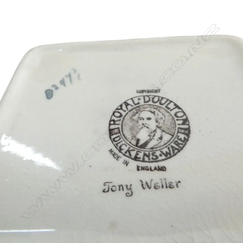 4 PCS ROYAL DOULTON DICKEN'S WARE; 2 SML VASES, DISH & MILK JUG, H.95-120mm Image 1++