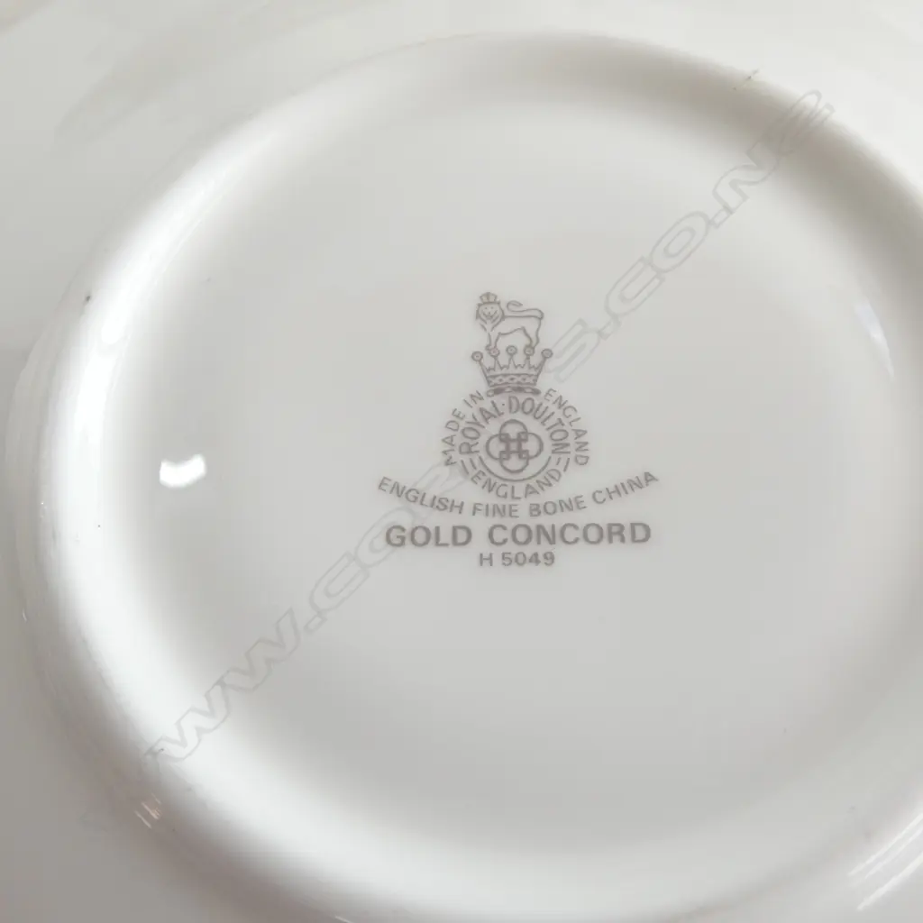 6 ROYAL DOULTON 'GOLD CONCORD' C/S Image 1++