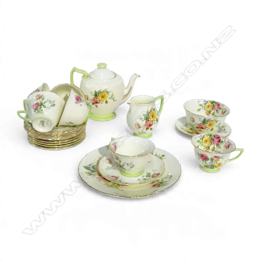 ROYAL DOULTON 'MOSS ROSE' TEASET Image 1++