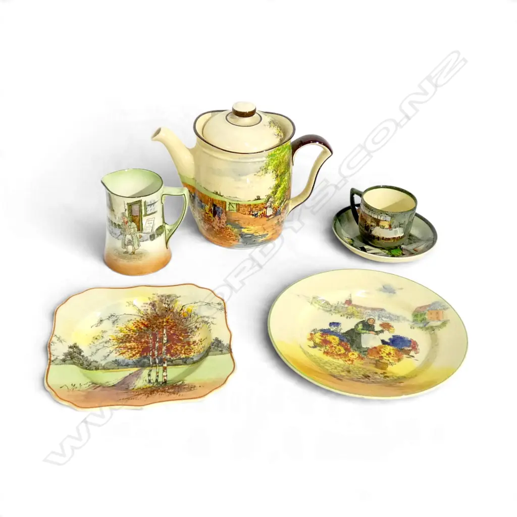 5 PCES ROYAL DOULTON; TEAPOT, JUG, C/S, 2 PLATES Image 1++