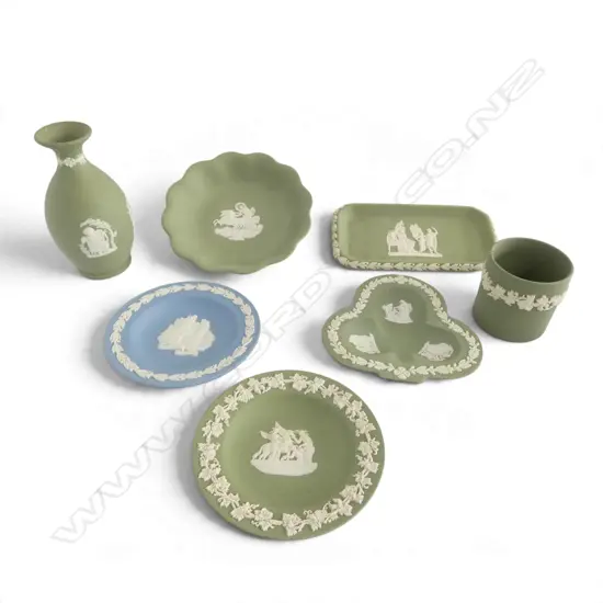 7 PCES OF WEDGWOOD JASPERWARE CHINA H.130mm