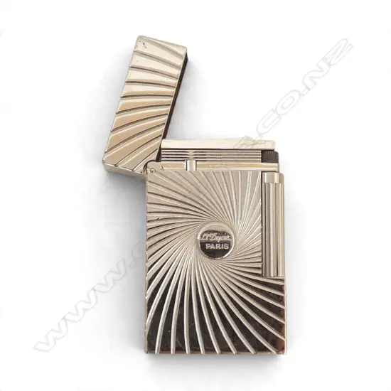 SILVER METAL 'S.T. DUPONT' LIGHTER 