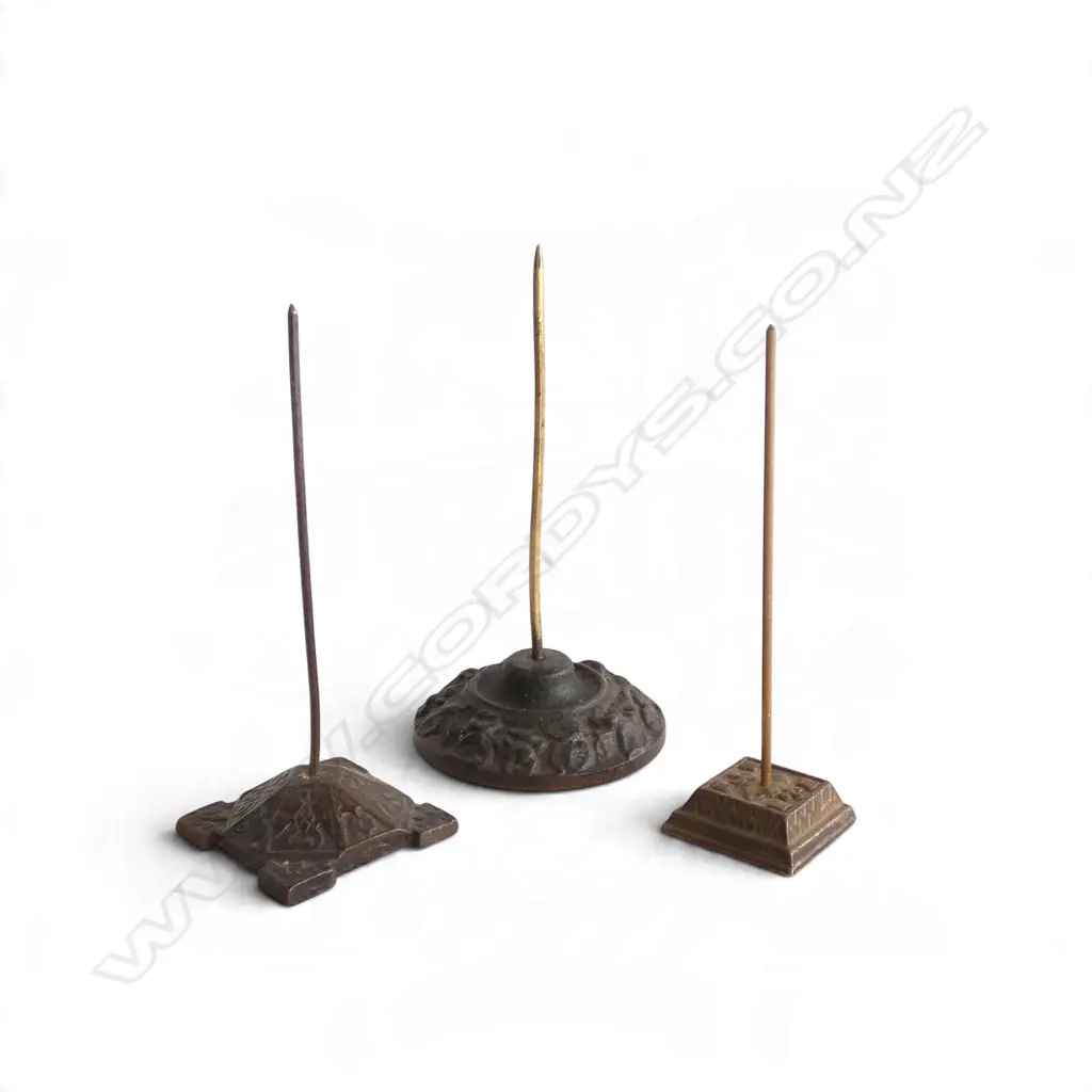3 VICTORIAN CAST IRON LETTER SPIKES, 1 ROUND & 2 SQUARE, Dia.94mm H.180mm Image 1++